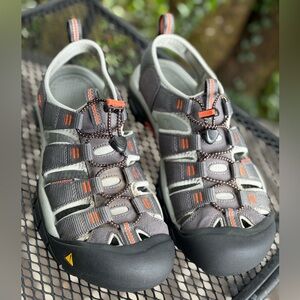 Keen Newport, New Condition, men size 10